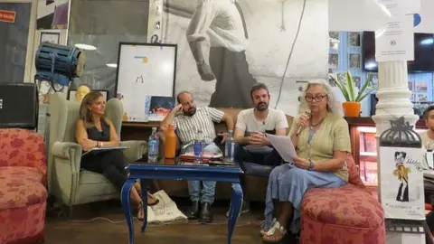 Presentación Plano Madrid, chica Almodóvar - Almudena Maillo, Pedro Sánchez Castrejón, 
Alexander Pereda y Elisa Fenoy - José Belló