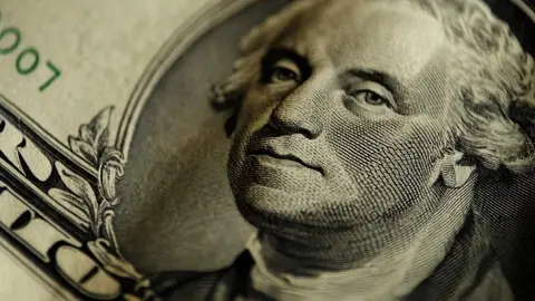 salario mínimo universal - Alberto Gil de la Guardia