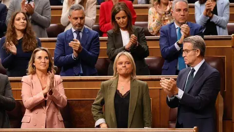 Feijóo ovaciona a Marimar Blanco en plena comparecencia de Sánchez en el Congreso | Foto de PP/Tarek