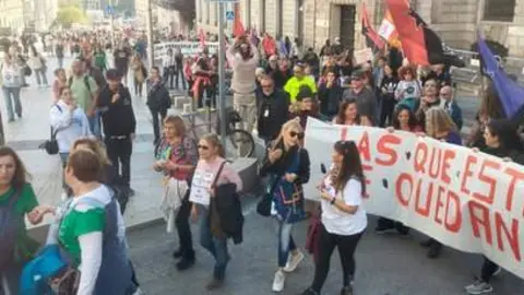 Cabecera de la manifestación junto al Congreso de los Diputados |Foto de Servimedia