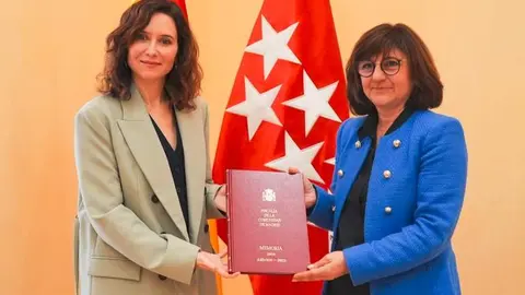 Díaz Ayuso recibe la Memoria de actividades de  la Fiscalía de Madrid en 2023 - Foto Comunidad de Madrid