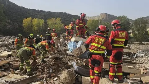 MIembros de la UME trabajan en una de las zonas afectadas por la DANA | Foto de la UME