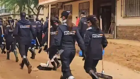 Policías en prácticas este miércoles en Alfafar - Foto Policía Nacional