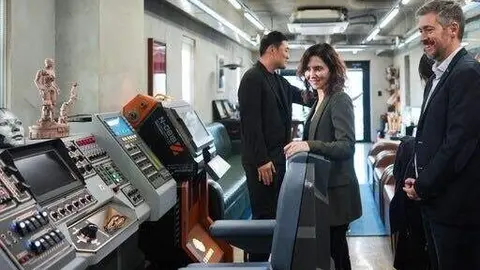Isabel Díaz Ayuso en las instalaciones de Climax Studio en Seúl | Foto de la Comunidad de Madrid