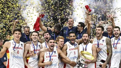 España celebrando el Eurobasket 2022 - FIBA