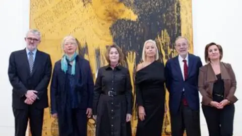De izquierda a derecha: Miguel Falomir, Director 
Museo Nacional del Prado; Anna Polke, hija del 
artista; Marta Rivera de la Cruz, Concejala de 
Cultura del Ayuntamiento de Madrid; Gloria 
Moure, Comisaria de la exposición; Javier 
Solana, Presidente del Real Patronato del Museo 
Nacional del Prado, y Gemma Muñoz, Adjunta a 
la Secretaria general de la Fundación Amigos del 
Museo del Prado, durante la presentación