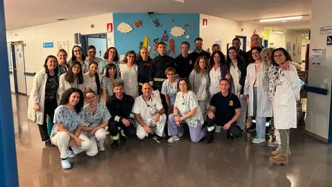 Los bomberos de la Comunidad visitan a niños ingresados en hospitales públicos - Foto Comunidad de Madrid