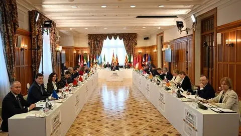Pedro Sánchez encabeza la Conferencia de Presidentes, reunida en el Palacio de la Magdalena | Foto de Pool Moncloa/Fernando Calvo y Borja Puig de a Bellacasa