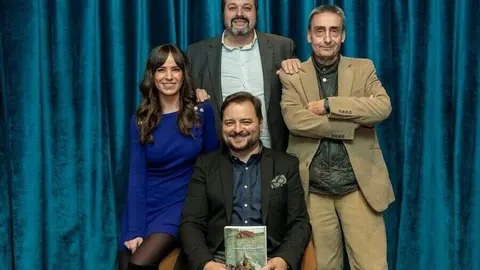 Los participantes en la presentación del libro
