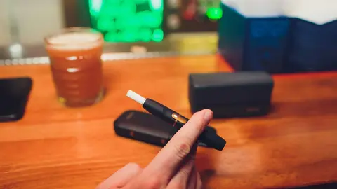 Cigarrillo electrónico - Foto de 123rf/vershininphoto