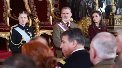El Rey con la Reina y la princesa de Asturias este lunes - Foto Casa Real