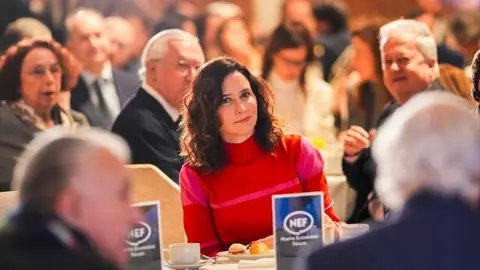 Díaz Ayuso, en el desayuno informativo protagonizado por el presidente del PP, Alberto Núñez Feijóó - Foto Comunidad de Madrid