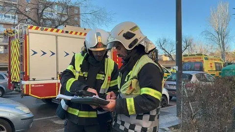 Los bomberos de la Comunidad en el lugar de los hechos - Fotos Comunidad 112