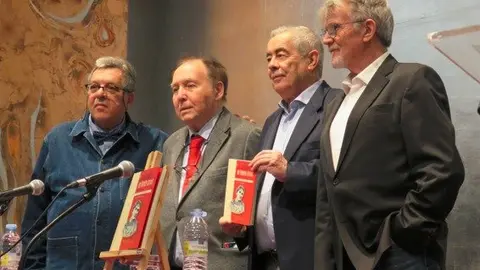 De izquierda a derecha, Mustafá Akalay; Juan 
Manuel Riesgo; Carlos Sánchez Tárrago y Eloy 
Arenas