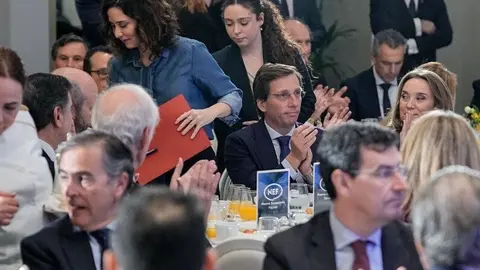 Almeida, en el encuentro informativo de NEF - Foto del Ayuntamiento de Madrid