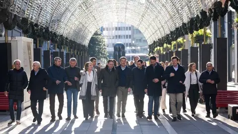 Alberto Núñez Feijóo y presidentes autonómicos del PP, durante la firma de la 'Declaración de Asturias' - Foto del PP