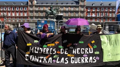 Mujeres de Negro contra la Guerra exigen una educación para la paz en Madrid (1)