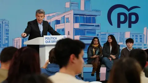 Alberto Núñez Feijóo presenta sus propuestas para ayudar a los jovenes a comprar una vivienda | Foto del PP