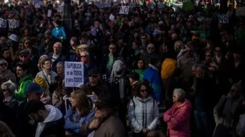 Madrid se levanta por su educación: 25.000 voces claman contra los recortes y la privatización