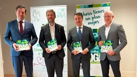 Miguel Ángel García Martín, acompañado del alcalde de Tres Cantos, Jesús Moreno, ha conocido hoy los datos del III Plan contra las Drogas - Foto Comunidad de Madrid