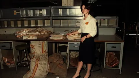 Auxiliar de Clasificación y Reparto. Palacio de Comunicaciones.