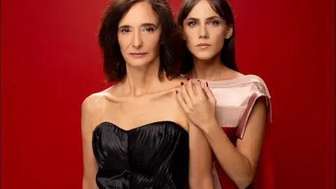 Las amargas lágrimas de Petra von Kant con Ana Torrent-y Aura Garrido-©Javier Naval - Ayuntamiento de Madrid