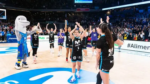 Women in Black - Movistar Estudiantes (Flickr)