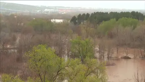 Los evacuados en Mejorada del Campo no regresarán a sus casas hasta el lunes por la crecida de los ríos Jarama y Henares