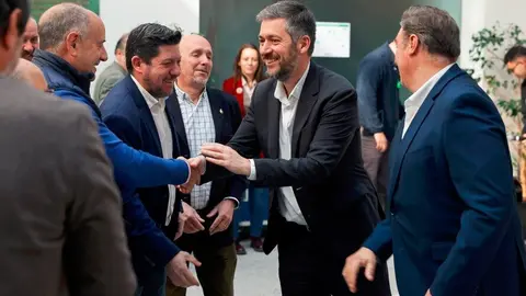 El consejero García Martín reunido con una treintena de alcaldes de las localidades más damnificadas - Foto Comunidad de Madrid