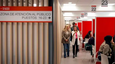 La consejera Albert en las instalaciones de la nueva Oficina de Empleo de Azca - Foto Comunidad de Madrid