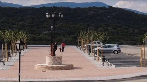 Navalagamella plaza Marcelino Camacho