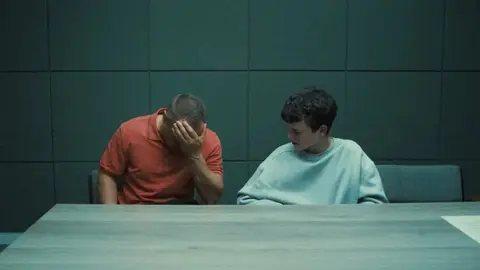 ‘Adolescencia’, la serie de Netflix que sacude conciencias: ficción inspirada en verdades incómodas