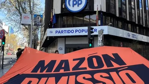 Las juventudes de Compromís exigen en Madrid la dimisión de Mazón por su gestión de la DANA