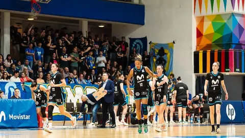 Women in Black - Movistar Estudiantes (Flickr)