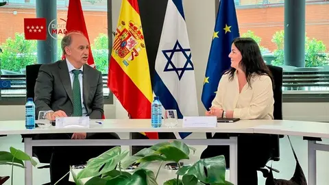 El consejero López-Valverde, durante el encuentro con
responsables de Economía e Innovación de Israel - Foto Comunidad de Madrid