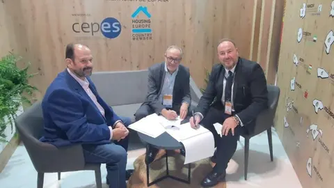 Firma acuerdo Avalmadrid y CONCOVI