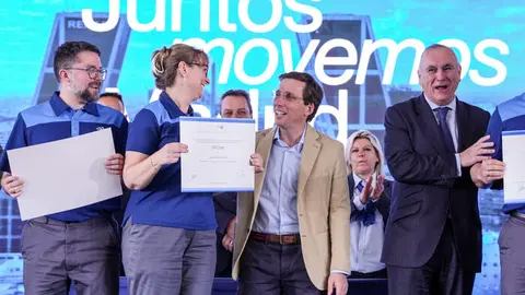Acto de entrega de diplomas a los 121 nuevos conductores de EMT Madrid
