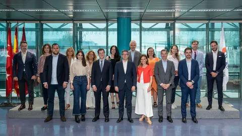 mesa expertos turismo