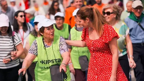 La consejera Dávila ha participado en la XII Marcha de Mayores - Foto Comunidad de Madrid