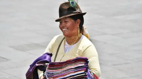 América. Vendedora en Quito, 2016