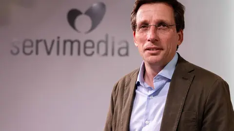 Almeida, al empezar la entrevista | Foto de Servimedia