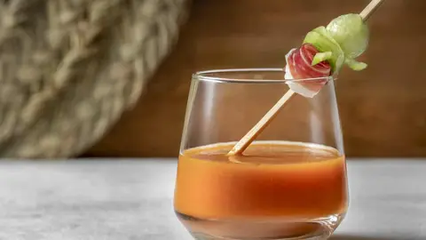 Degustación gazpacho, restaurante El Ancla