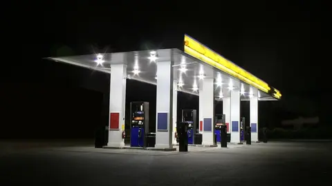 gas-station-2665795_1280
