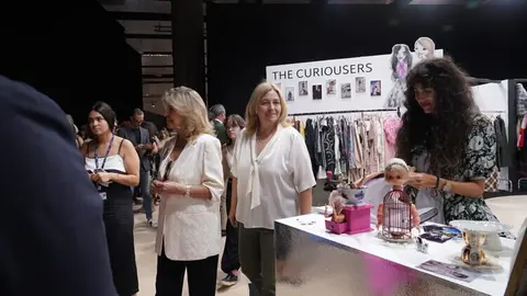 Sanz ratifica el compromiso del Ayuntamiento de Madrid con la moda española