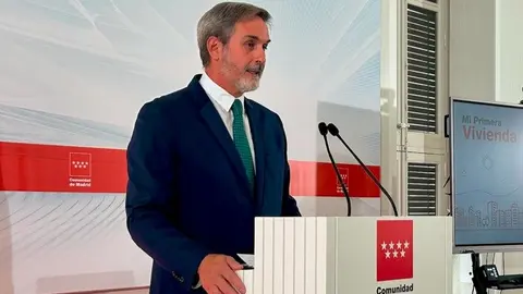 El viceconsejero de Vivienda, Transportes e Infraestructuras ha formalizado la  adhesión de la entidad Eurocaja Rural y la renovación del resto de convenios - Foto Comunidad de Madrid