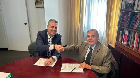 Miguel Ángel Ruiz Anillo, Presidente de la Asociación Española de Consumidores, y Jaime Cabrero García, Presidente de COAPIMADRID