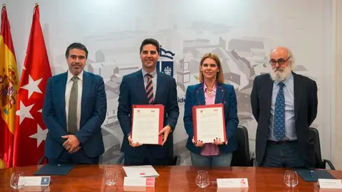 El consejero de Educación, Ciencia y Universidades ha firmado hoy un protocolo de actuación en Valdemoro - Foto Comunidad de Madrid