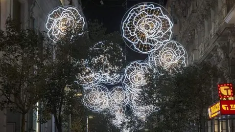Iluminación Navidad Calle de Fuencarral, diseño de Juana Martin - Foto Ayuntamiento de Madrid