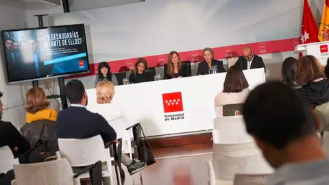 La consejera Dávila, en la presentación de ¿Te desnudarías delante de ellos? - Foto Comunidad de Madrid