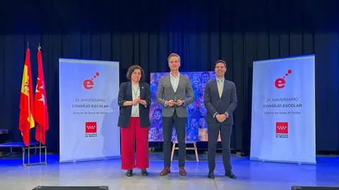 El consejero Viciana, en el homenaje al Consejo Escolar regional en su XXV aniversario  - Foto Comunidad de Madrid